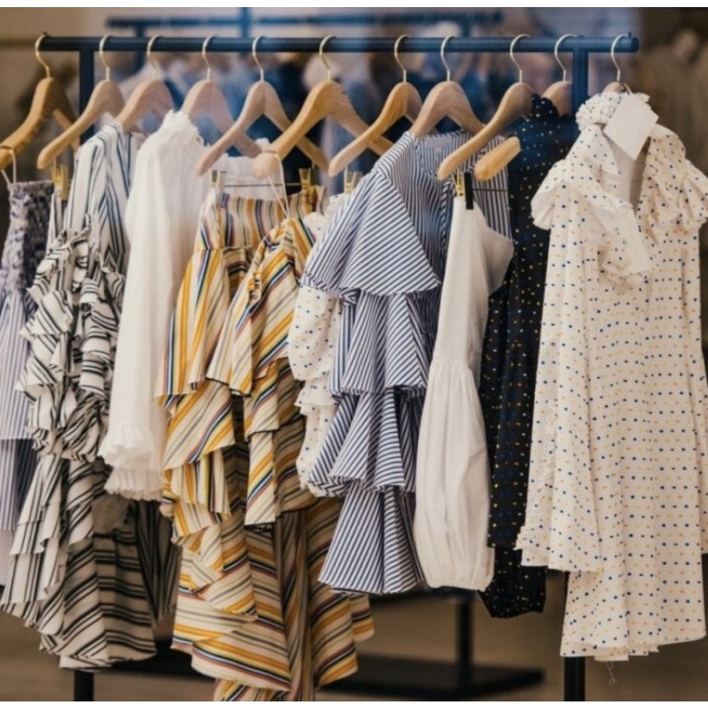 LIVE SHOW CLOTHING ITEM *AS IS* #931 - Picture 2 of 2